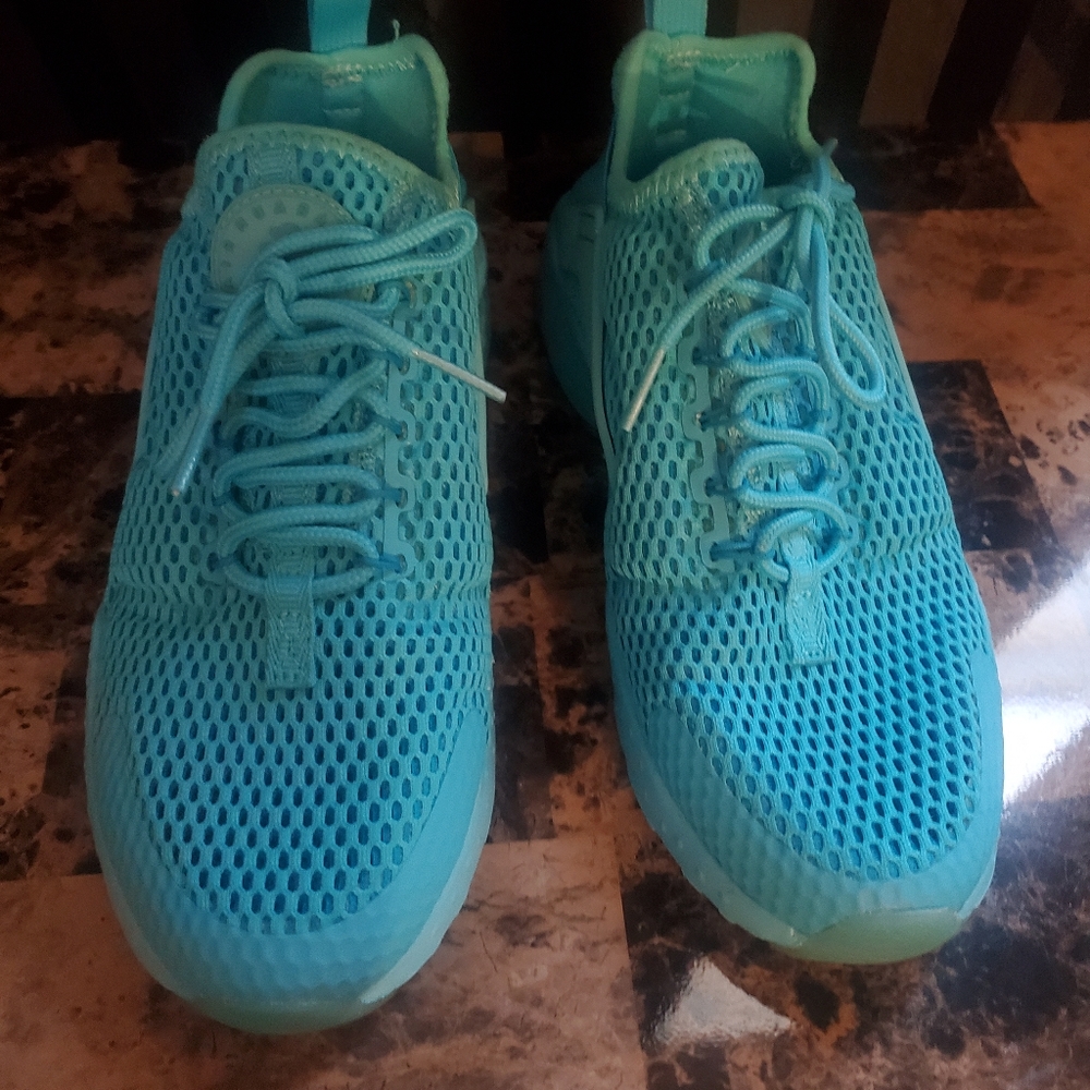 Women sneakers